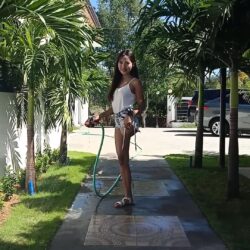 Janin gardening