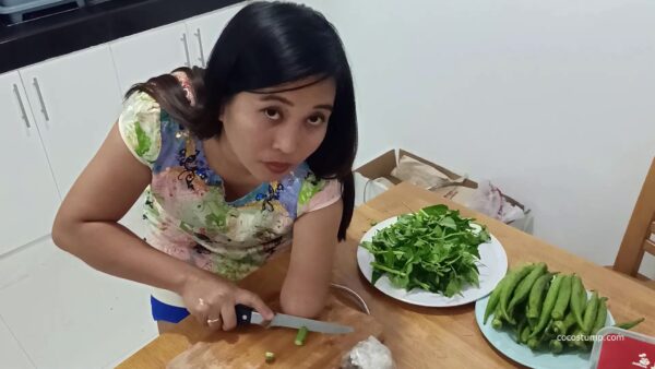 Bianca cooking with one arm