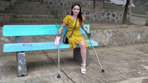 Vernie yellow dress park crutching 4k