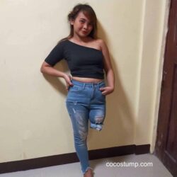 Pretty wearing jeans 4k