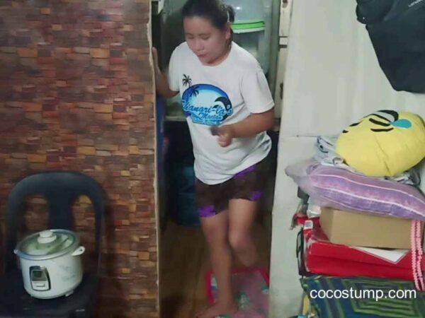 Mia Chan creating sweets