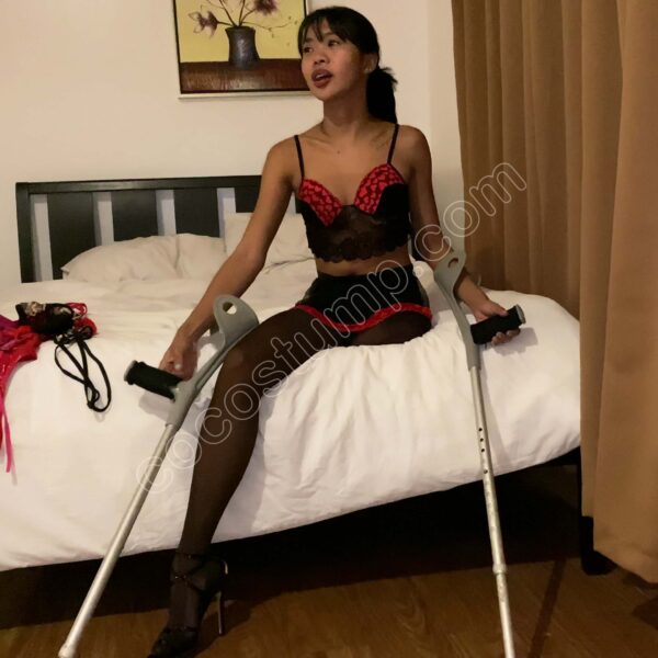 Janin tries on lingeries & nylons 2k