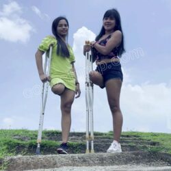 Kisha & Aurora crutch + swing