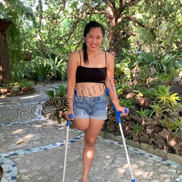 Flora forearm crutches 4k