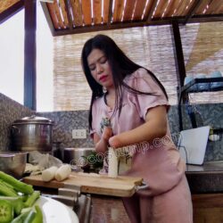 Laura cooking 2 4k