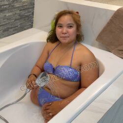 Venice taking a bath 4k