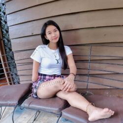 Xialyn pleated skirt 4k