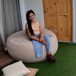 Jia Cassandra empty pantleg 4k