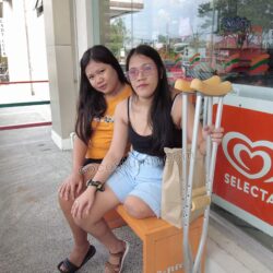 Coleen & Alyza shopping snacks 4k