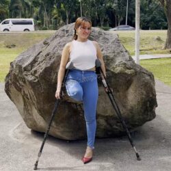 Vernie fold up jeans & heel 4k