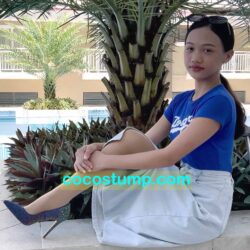 Luna crutching with blue heel 4k